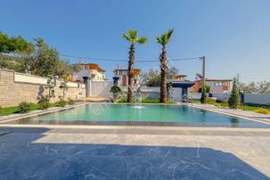 🌀gültaş Emlaktan Altınolukta Satılık 4+1 Full Deniz Manzaralı Yüzme Havuzlu Villa