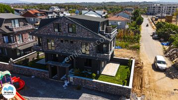 Lüks Dizayn Taş Konsept Geniş Bahçe Alanı Granit Zemin Yerden Isıtma 3+1villa Kocaali Alanderede