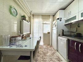 İmir Emlak'tan Merkez'de Çarşı İçerisinde Katta Yapılı 3+1 120m²