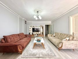 İmir Emlak'tan Merkez'de Çarşı İçerisinde Katta Yapılı 3+1 120m²