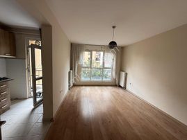 Kirazlıkent Konutları Sitesi İçerisinde Ara Kat Kiralık Daire