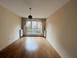 Kirazlıkent Konutları Sitesi İçerisinde Ara Kat Kiralık Daire