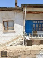 Bahçeşehir'de Güzel Konumda İçinde Kerpiç Ev Bulunan Arsa