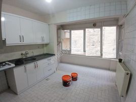 Ender Uysal Gayrimenkulden Bursa Caddesinde Kiralıık 2+1 Geniş Daire...