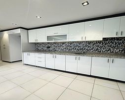 Havuzlu Güvenlikli Site İçinde Metrobüse Yürüme Mesafeli 140 M2 3+1 Acil Satılık Daire