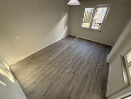 Parladan Ara Kat Masrafsız Full Tadilatlı Satılık 3+1 Daire!