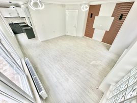 ꧁akçay Ay Emlaktan꧂altınkum Merkezde Bahçe Kullanımlı Denize Sadece 100 M Kombili Satılık 2+1 Daire