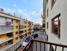 Altın Anahtardan Divrik Cd Yakını 3+1 Katta Salona 1 Bağımlı