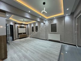 İncirli Merkezde Bahçe Kulanımlı Fuul Lüx Yapılı Kot 2 Acil