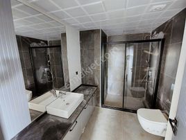 A Pozitif Panoramada Yüksek Katta Manzaralı Fuul