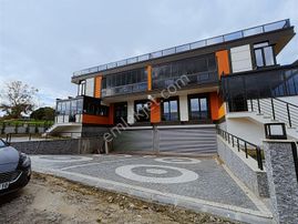 Karaca'dan Atatürk Mah. Kış Bahçeli, Kapalı Otoparklı Lüks Villa