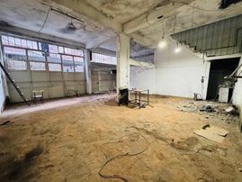 Novuss Gayrimenkul\\izban İnkilap'ta 100 M2 Kiralık Dükkan