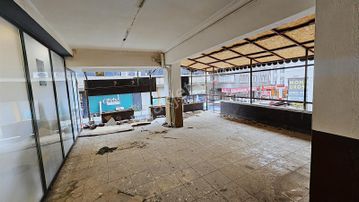 Sıhhıye Köprüsünün Ayağında Teraslı Satılık Dükkan