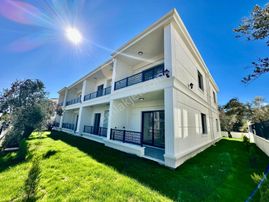 ꧁akçay Ay Emlaktan꧂güre'de Lüks Sitede Bahçe Kullanımlı Müstakil Tadında Satılık 1+1 Şık Daire