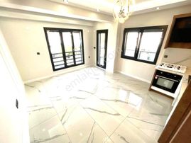 💎akçayda Aygülden💎denize Çok Yakın Ara Kat Ön Cephe Yerden Isınmalı Asansörlü 2+1 Satılık Daireler