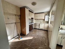 Engin Erdem'den Ana Caddede Ulaşıma Çok Yakın 2+1 Kiralık Daire