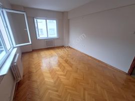 Fatih Aksaray Mah. Gür Sitesinde 3+1 Otoparklı Bakımlı Kiralık Daire Osmanlı Emlak