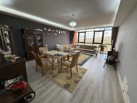 Havuz,güvenlik,manzara,4+1,geniş Mutfak,teras Balkon,kredye Açık