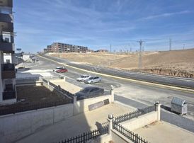 Gölbaşının Seçkin Projesinde Ara Kat 1+1 Kiralık Daire