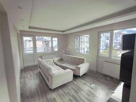 Balçova Belediye Karşısı Jeotermalli 3+1 Klasik Arakat Daire