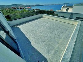 Uytundan Pelitköyde Denize 100 Metre Geniş Bahçeli 4+1 Villa