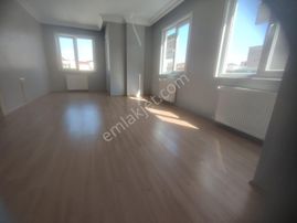 Pendik Esenyalı Ahmetyesevide Ana Cadde Üstü Büyük Kiralık 3+1 125m2 Daire