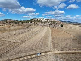 Satılık Duruçay Köyü Anayola Merkeze Yakın 7814 M² Tarla