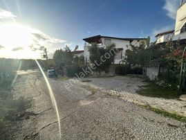 Kuşadası Kadınlar Denizinde Köşe Konum Bahçeli 4+1 Fırsat Villa