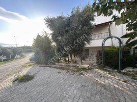 Kuşadası Kadınlar Denizinde Köşe Konum Bahçeli 4+1 Fırsat Villa