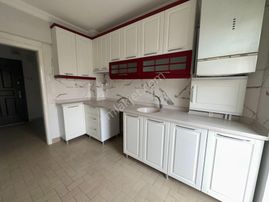 Pınarbaşı Mah Aksaray Cad 1.kat Ön Cephe 110m2 Şehitler Metro