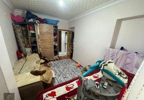 Esenler Menderes Metro Dibinde Satılık Hisseli 2+1