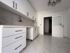 Esertepe Dilek Cami Yakını Kat Konumunda 3+1 Yapılı Daire!