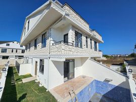 Sakarya Kocaali De , 4+1 Müstakil Havuzlu, Merkezi Konumda Satılık Villa