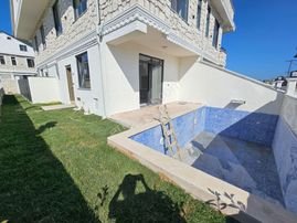 Sakarya Kocaali De , 4+1 Müstakil Havuzlu, Merkezi Konumda Satılık Villa