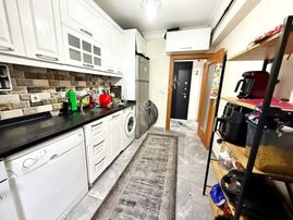 Alban'dan Balkonlu Metrobüse 12 Dk Asansörlü 115m² 2+1 Ara Kat