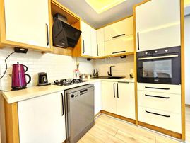 Akçay'da Aygülden Denize 300 Mt Ön Cephe Ful Sıfır Lüks Eşyalı Geniş Çift Balkonlu 1+1 Satılık Daire