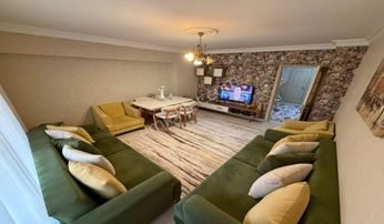 Kuşcağız Kat Konumunda Altı Daire Asansörlü Ful Yapılı