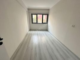 Zeki Emlak'tan Muradiye'de Satılık 3+1 Kapalı Mutfak Sıfır Daire