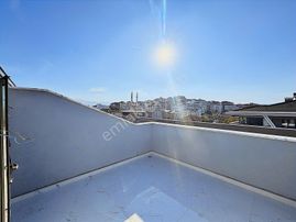 Yalova Çiftlikköy Atatürk Caddesinde Satılık Dubleks Ofisler