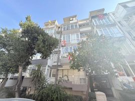 Bahçelievler Ümit Sitesi Otoparklı 3+1 135 M2 Lüx Arakat Daire