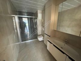 Bağlıca'da Ultra Lüx Bahçeli Köşe 6+2 Sıfır Villa