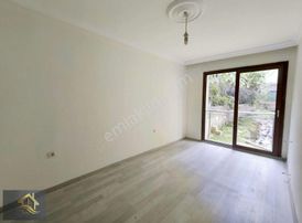 Kuşadası Davutlar'da Ebeveyn Banyolu 80 M2 Satılık 2+1 Daire