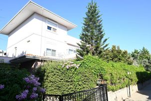 Üstünkent Emlak'tan Site İçi Güvenlikli 8+1 Lüks Kiralık Villa