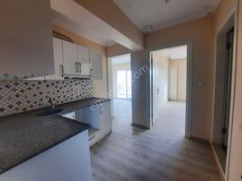 Karaçayda Park Manzaralı, Balkonlu, Köşebaşı 3.kat, 2+0 Daire..