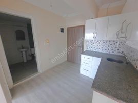 Karaçayda Park Manzaralı, Balkonlu, Köşebaşı 3.kat, 2+0 Daire..