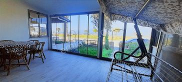 Rw Nefes'ten; Muhteşem Konumda, Denize Sıfır, Eşyalı Villa