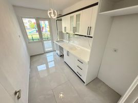 Yükselden Altınkumda Satılık Ön Cephe Ayrı Mutfak Satılık 2+1 Lüx Daire