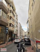 Nişantaşı'nda Mükemmel Konumda, 105m2 Yatırımlık Köşe Showroom