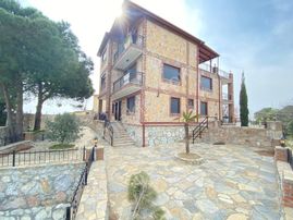 ꧁akçay Ay Emlak'tan꧂çamlıbel'de Deniz Ve Dağ Manzaralı Havuzlu Satılık 6+1 Tam Bağımsız Taş Villa