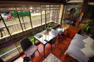 Aktif'ten Akçay'da Satılık Denize 100mt Kış Bahçeli Doğalgazlı Ön Cephe 1+1 Daire